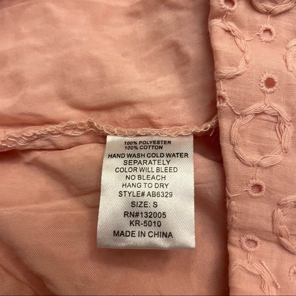 NWT- Alythea Textured Lace Pink Shorts.  Size S - Picture 6 of 7